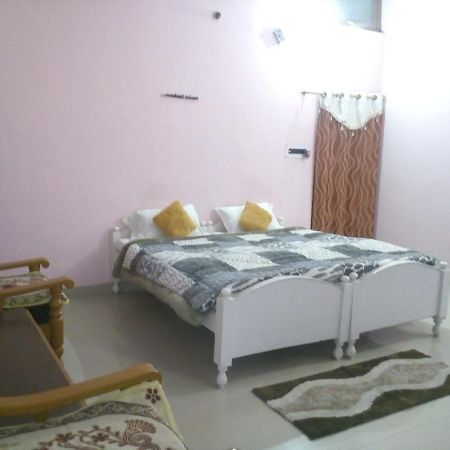 Hotel Shri Mahant Orchha 5 Mint Walking From Ram Raja Temple Экстерьер фото