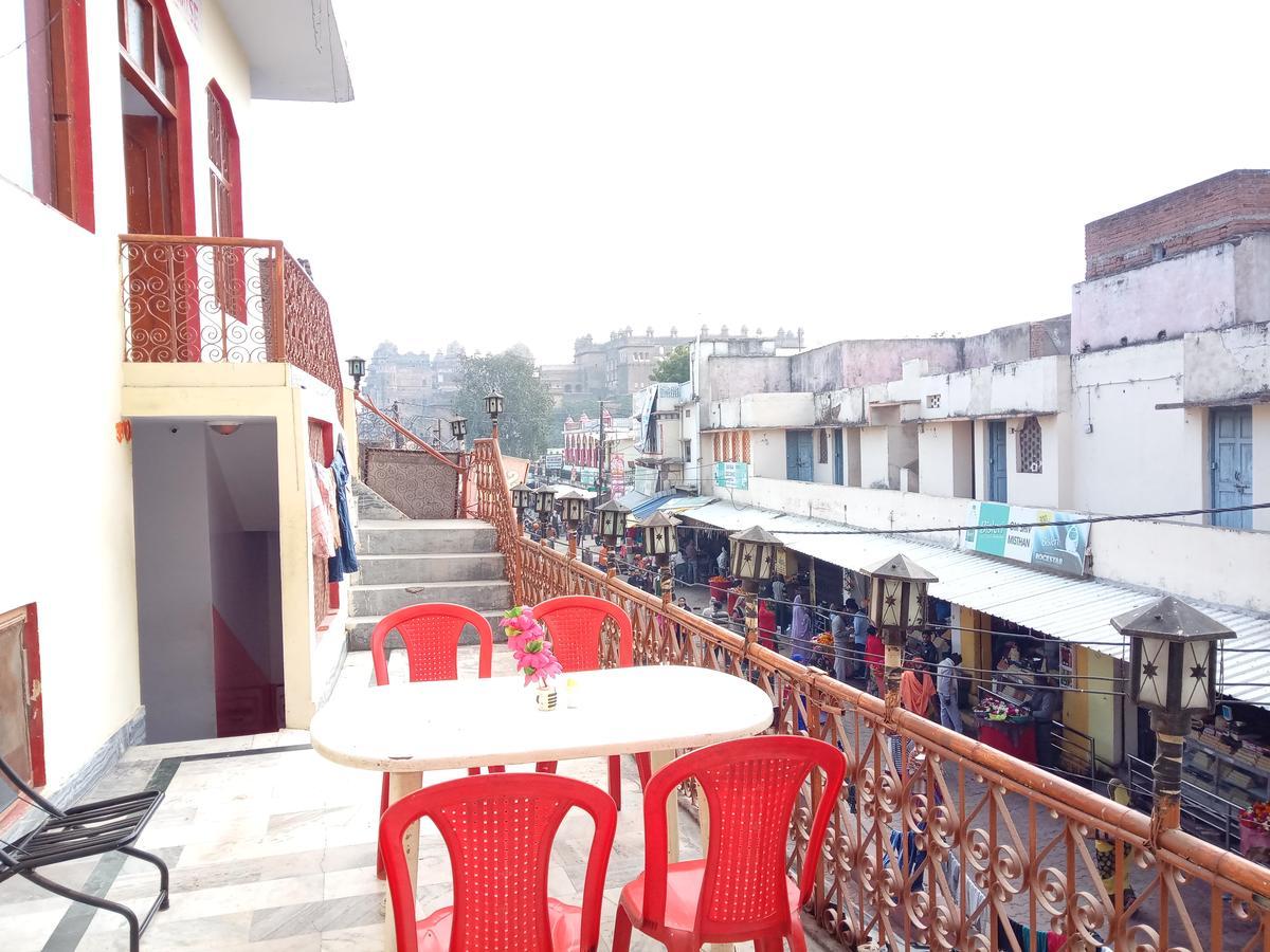 Hotel Shri Mahant Orchha 5 Mint Walking From Ram Raja Temple Экстерьер фото
